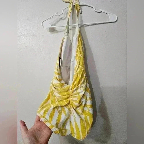 Carmen marc valvo one piece swimwear! - Picture 3 of 9